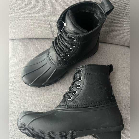 NWT London Fog Duck Boots. Size 13 - Picture 10 of 11